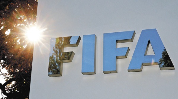 Irán-FIFA Los dirigentes de la Federación Iraní de Fútbol cancelaron este miércoles su participación en el Congreso de la FIFA en Vancouver, Canadá, por un "insulto" proferido por un policía de inmigración en el aeropuerto de Toronto.
