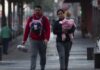 Menos jóvenes se independizan en México: el 16.9% salió de su hogar antes de los 18 años En comparación, el 31.1% de la generación de 1961 a 1967 dejó a su núcleo familiar y el 15.9% tuvo su primero hijo antes de cumplir la mayoría de edad.