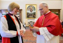 Encuentro histórico en el Vaticano: el Papa recibe a la jefa de la iglesia anglicana, Sarah Mullally George Gross, experto en teología y la monarquía en el King’s College London, dijo que el encuentro de este lunes fue histórico, en particular dado que el Vaticano no reconoce el sacerdocio femenino.