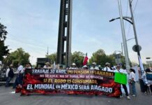 Jubilados de Pemex, CFE y Banobras marchan en Reforma contra el tope a «pensiones doradas» La movilización partió desde la Estela de Luz y se dirigen al Senado de la República, donde protestarán contra el tope a las pensiones y exigir que no se aplique de manera retroactiva.