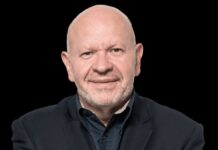 México y la tercera opción ‘La muerte de los dos agentes de la CIA en un accidente carretero en la Sierra Tarahumara hizo emerger súbitamente la forma como se está aplicando la tercera opción’, escribe Raymundo Riva Palacio en su columna.