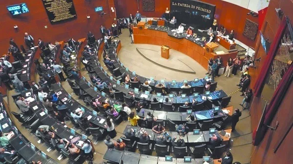 Senado-Feminicidios La mandataria mexicana propone facultar al Congreso de la Unión para expedir una ley general que establezca el tipo penal y sus sanciones.