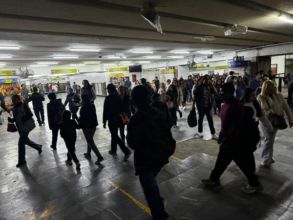 Sind Metro-CSP La presidenta Claudia Sheinbaum Pardo evitó pronunciarse en torno a los amagos del Sindicato Nacional de Trabajadores del Sistema de Transporte Colectivo Metro para continuar los paros parciales de actividades en ese medio de transporte central para la Ciudad de México.