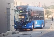 Chófer de Trolebús se queda dormido y choca en La Covadonga, rumbo a Chalco: hay 20 heridos De manera preliminar, se reportan al menos 20 personas con golpes y contusiones, algunas de las cuales requirieron traslado hospitalario.