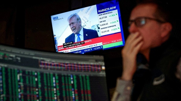 Wall Street-Trump Los principales índices del New York Stock Exchange operaban con bajas de más de 1% en las primeras operaciones del jueves.