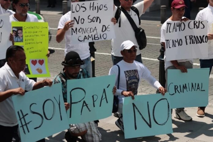 Xalapa-Hombres Añadieron que lo que debe prevalecer en todo momento son los derechos de las infancias, por lo que es importante que se permita la convivencia entre los padres con su descendencia, para el correcto desarrollo de los pequeños.