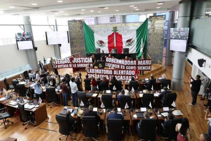 La bancada de Acción Nacional, en voz de la legisladora Carla Rivas Martínez, respondió con otro exhorto dirigido a la Fiscalía General de la República, la Secretaría de Relaciones Exteriores y el Poder Judicial de la Federación, pidiendo que resuelva la solicitud de extradición en contra del gobernador de Sinaloa, Rubén Rocha Moya, y otros políticos.