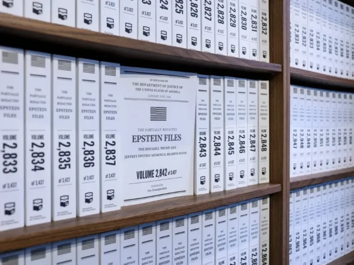 Imagen del Caso Epstein con Jeffrey Epstein y Ghislaine Maxwell