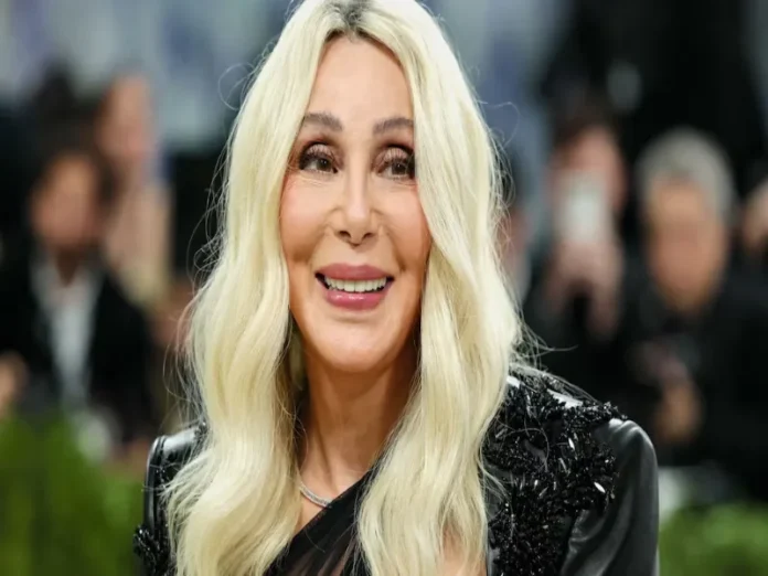Cher cumple 80 años en el escenario