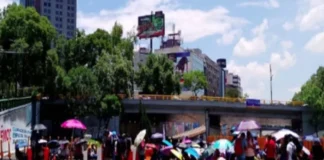 Maestros de la CNTE paralizan la CDMX y bloquean ambos sentidos de Circuito Interior en protesta Maestros de la CNTE paraliza CDMX con bloqueo en Circuito Interior