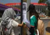 Familiares de desaparecidos llenan de fichas de búsqueda los alrededores del Estadio Azteca previo al Mundial Familiares de desaparecidos en México exigen justicia con fichas de búsqueda