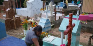 Extiende Cosoleacaque horario del Panteón Municipal este 10 de mayo Familias visitan el Panteón Municipal en Cosoleacaque en el Día de las Madres