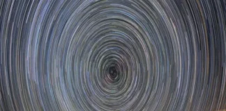 Qué revela el mayor mapa en 3D del universo que jamás se haya hecho (y qué nuevas pistas da sobre la misteriosa energía oscura) Imagen del universo con energía oscura y galaxias lejanas