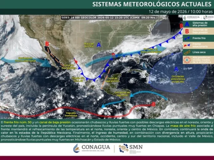 Imagen de lluvias fuertes y descargas eléctricas causadas por el frente frío 50 en México