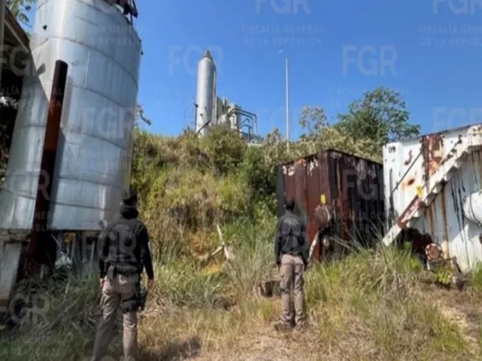 Imagen de aseguramiento de huachicol en Veracruz por la FGR