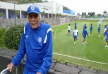 Homenajean la trayectoria de Nacho Trelles a través de un libro Nacho Trelles, figura clave en la historia del futbol mexicano, según su libro biográfico
