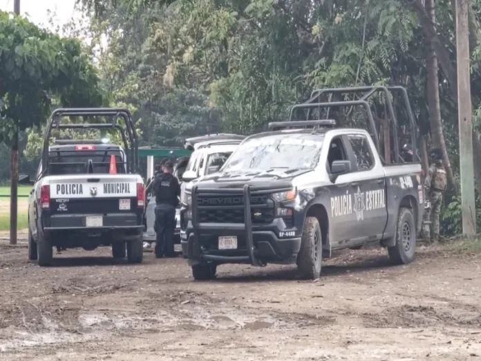 Imagen de carroza fúnebre con restos humanos restos humanos encontrados en carroza fúnebre en Poza Rica