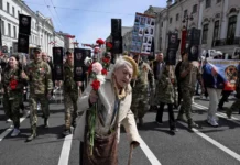 Rusia conmemora el Día de la Victoria sobre el nazismo con desfile militar Desfile militar en la Plaza Roja de Moscú para conmemorar el Día de la Victoria sobre el nazismo