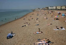 Temperatura récord en Gran Bretaña con 34.8 grados en mayo Termómetro marcando temperatura récord en Gran Bretaña