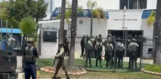 Tiroteo en mezquita de San Diego: uno de los implicados robó tres armas de la casa de su madre previo a la agresión Imagen del tiroteo en mezquita de San Diego que dejó tres muertos