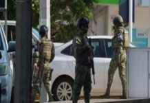 Violencia en Veracruz: se registran ocho muertos en las últimas horas Policías en el lugar de un crimen en Veracruz, ejemplo de la violencia en Veracruz