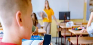 Australia duplicará sanciones a plataformas que no impidan a menores el acceso a redes sociales Menores de edad accediendo a redes sociales pese a las restricciones