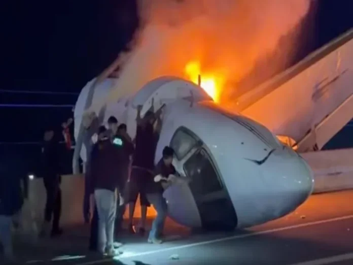 Imagen del accidente de avioneta privada en Laredo Accidente de avioneta privada en Laredo causa un muerto y caos en autopista