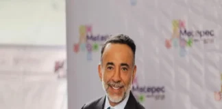 Alcalde de Metepec irrumpe en un club deportivo con sus escoltas y presuntamente agrede a hombre Alcalde de Metepec irrumpe en club deportivo y presuntamente agrede a un hombre