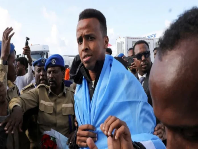 Árbitro somalí Omar Abdulkadir Artan es recibido con gran apoyo en Somalia después de ser vetado en Estados Unidos