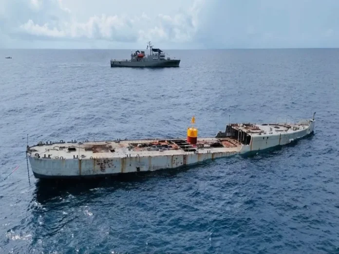 Hundimiento de buque para crear arrecifes artificiales Arrecifes artificiales en el Golfo de México para fortalecer la vida marina y la pesca