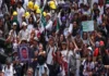 Ante las burlas de Sheinbaum, buscadoras señalan que su gobierno las revictimiza y minimiza su tragedia Buscadoras de desaparecidos en México protestan en la Ciudad de México