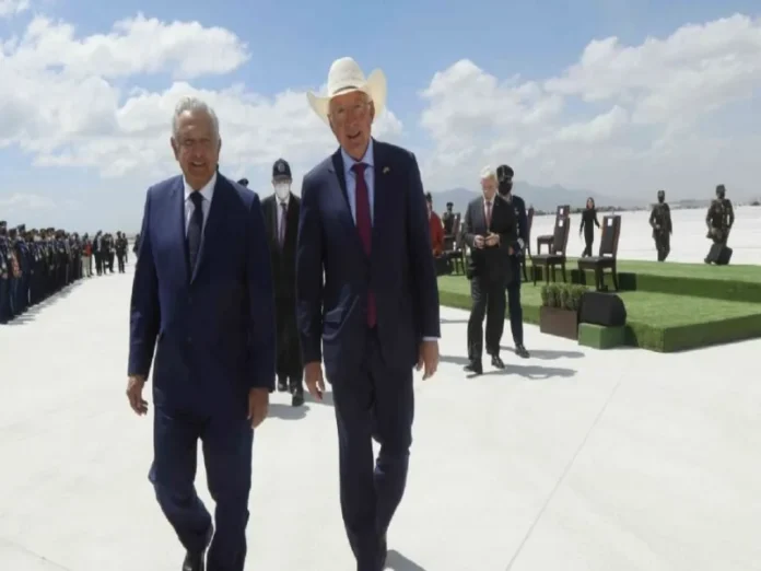 Detención de El Mayo Zambada Imagen de la detención de El Mayo Zambada que preocupa a López Obrador