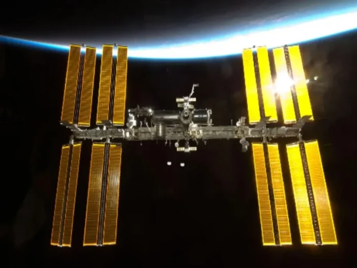 Astronautas de la NASA en la Estación Espacial Internacional se preparan para evacuación