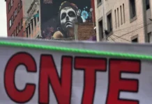 CNTE toma 3 casetas que conectan a CdMx Maestros de la CNTE en huelga nacional de maestros bloquean casetas en México