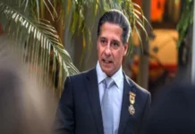 Renuncia superintendente del Distrito Escolar de Los Ángeles tras investigación del FBI Investigación del FBI a superintendente de LAUSD por contrato de inteligencia artificial