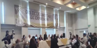 «Fuera, fuera», gritan a Jenaro Villamil en el Día de la Libertad de Expresión en Veracruz Jenaro Villamil abucheado en el Día de la Libertad de Expresión en Veracruz