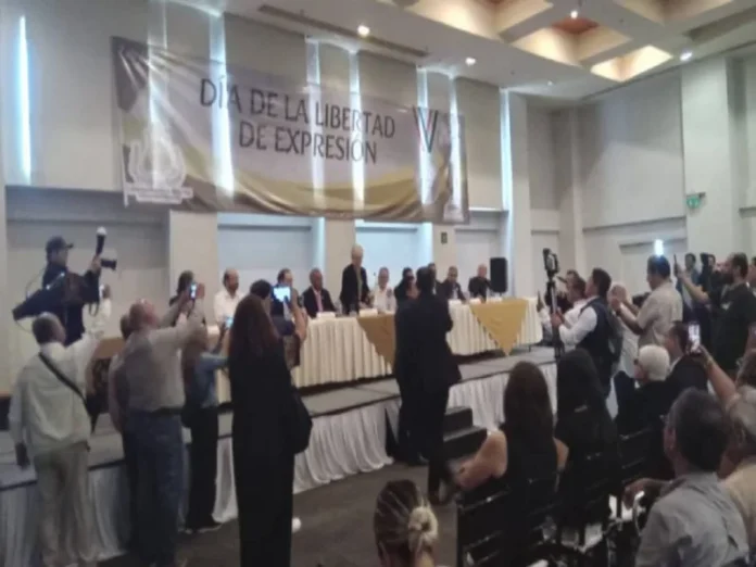 Imágenes del Día de la Libertad de Expresión en Veracruz Jenaro Villamil abucheado en el Día de la Libertad de Expresión en Veracruz