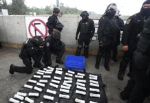 Sin detenidos tras decomiso de explosivos en camión de normalistas de Ayotzinapa: Sheinbaum Normalistas de Ayotzinapa con explosivos en camión, sin detenidos