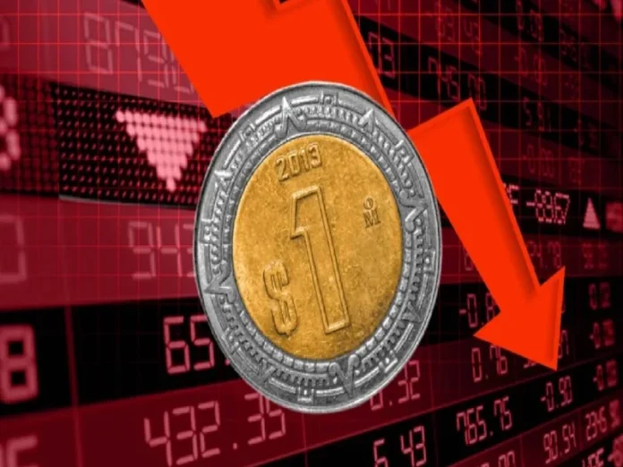 Peso mexicano cae con fuerza frente al dólar en la sesión