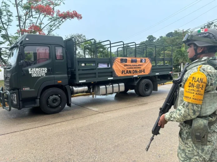 Ejército Mexicano despliega el Plan DN-III-E en Moloacán Soldados del Ejército Mexicano aplican el Plan DN-III-E en Moloacán para prevenir inundaciones