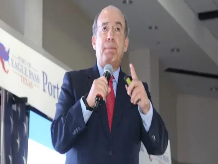 Polarización social y política en México La polarización social y política en México y el mundo es un tema de gran preocupación según Felipe Calderón