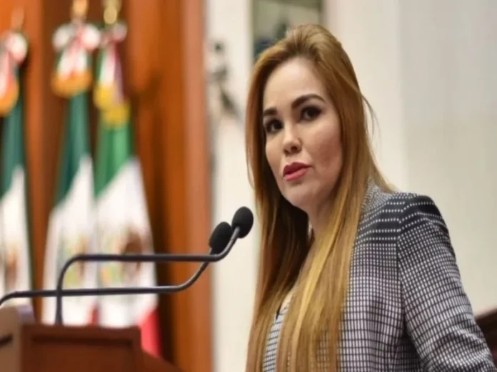 Imagen de la diputada Paola Gárate Diputada Paola Gárate recibe protección a diputada después de encontrar corona fúnebre