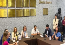 Samuel García entrega por escrito su defensa legal ante juicio político en Congreso de NL Samuel García Sepúlveda en el juicio político en NL