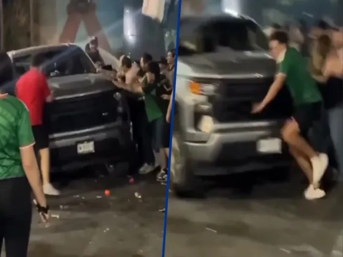 Aficionados celebran el triunfo de la Selección Mexicana Aficionados de la Selección Mexicana celebran en las calles de la CDMX