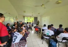 Ejército Mexicano realiza conferencia sobre Símbolos Patrios en Telebachillerato de Tapalapan Estudiantes escuchan conferencia sobre Símbolos Patrios en Veracruz