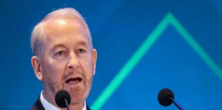 Que Johnson se quede en el tema bilateral y «respete nuestros asuntos internos»: Sheinbaum al embajador de EU La presidenta Claudia Sheinbaum defiende la soberanía nacional de México