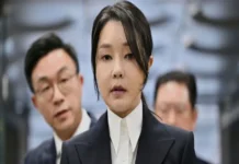 Dan siete años de prisión a ex primera dama de Corea del Sur por recibir sobornos a cambio de favores políticos La ex primera dama de Corea del Sur, Kim Keon-hee, condenada por sobornos en Corea del Sur