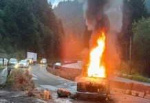 ‘Chamuscan’ camionetas de talamontes en La Marquesa: Pobladores de Ocoyoacac cierran carretera a Toluca Pobladores de Ocoyoacac incendian camionetas de talamontes por tala ilegal