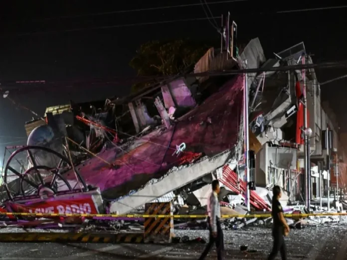 Imagen de destrucción después del terremoto en Filipinas Terremoto en Filipinas causa destrucción y daños en Mindanao