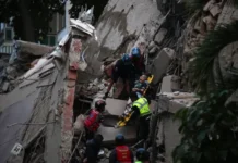 Dos terremotos de magnitud 7.2 y 7.5 sacudieron a Venezuela y causan pánico en Caracas Terremotos en Venezuela causan destrucción y pánico en Caracas